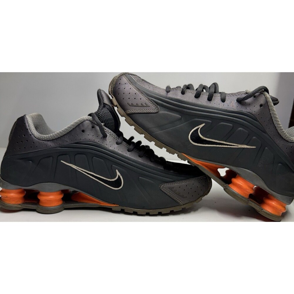 Y2K Nike Shox R4 Anthracite Total Orange 104265-054 Black Orange Running Sneaker